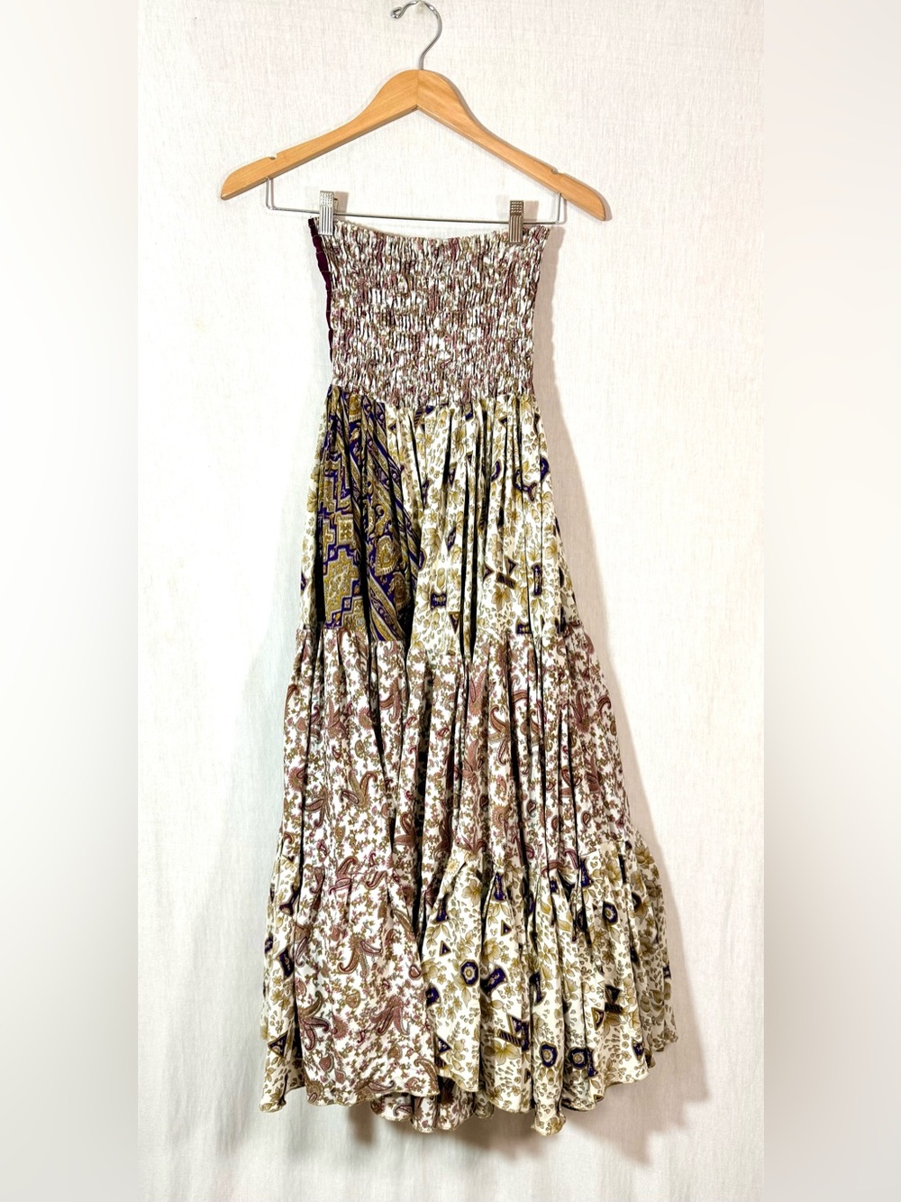 25 or 32 yard Tiered Ruffle Maxi Skirt or dress in Beige Floral: belly dancing - Picture 2 of 4